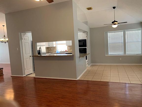 3rd image of 3111 Lazy Brook Dr