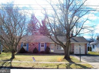 1492 Foster Rd, Warminster, PA 18974
