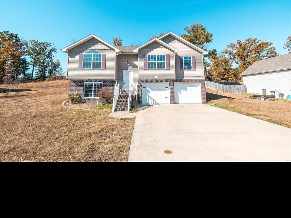172 Lyle Curtis Cir