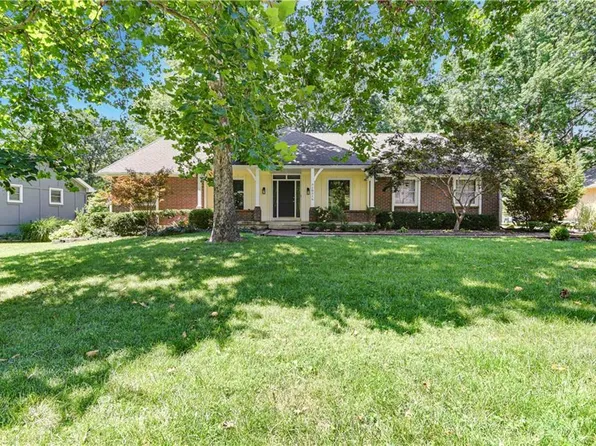 10516 Ensley Ln, Leawood, KS 66206