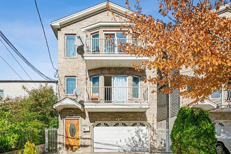 1st image of 70 Waverly St