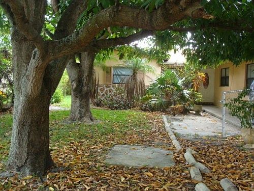 3rd image of 1220 SW 11th Ave