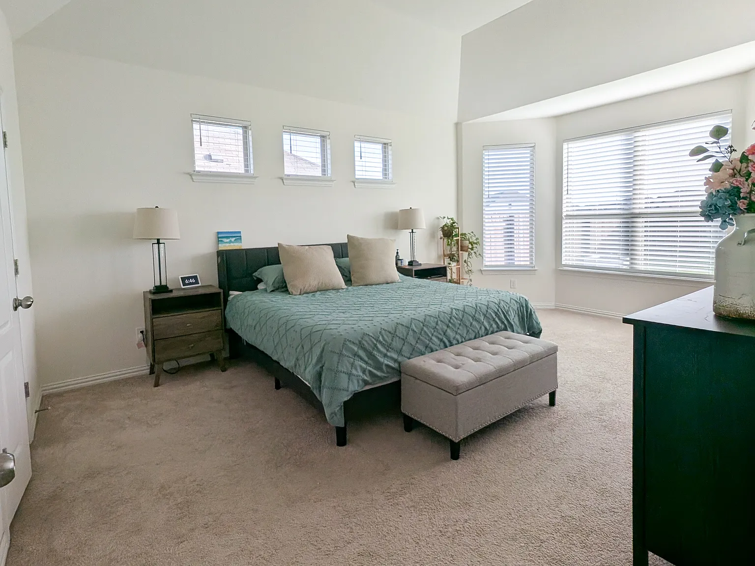 3 bed, 2.5 bath, 2681 sqft, $2,450 — Photo 4