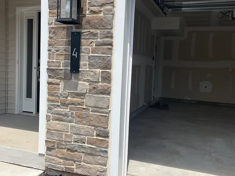 4 Turf Ct — Photo 1