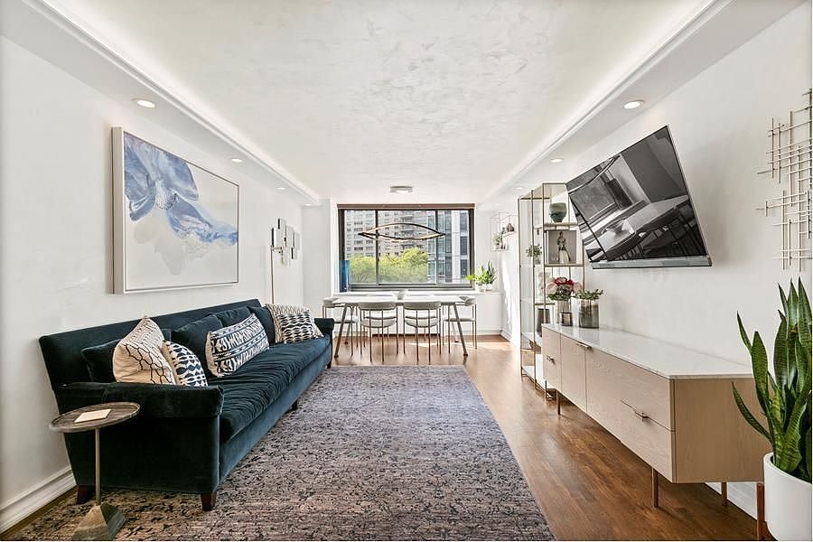 1st image of 2025 Broadway APT 4A