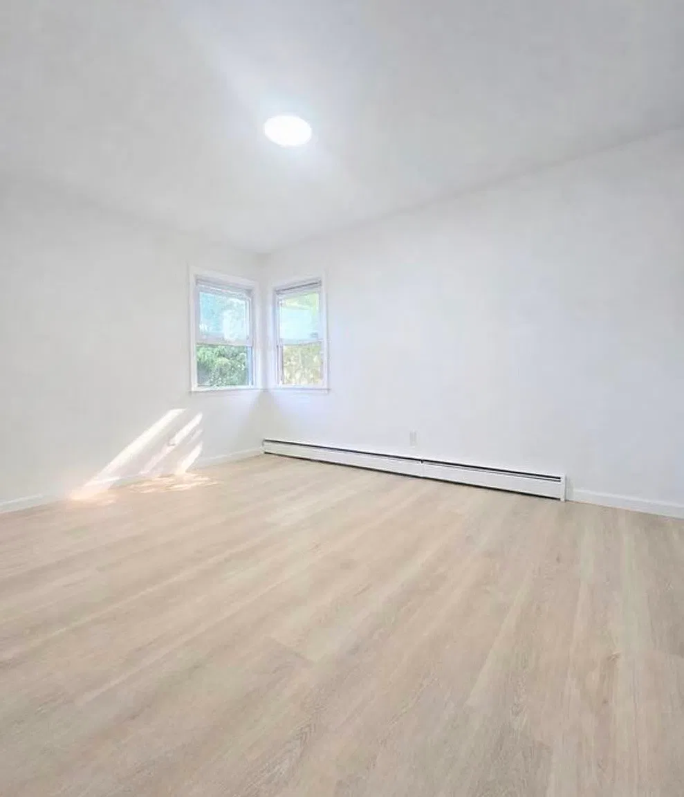 3 bed, $3,300 — Photo 2