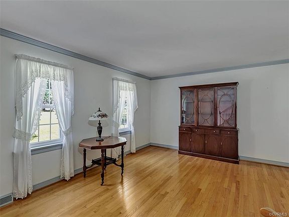 5th image of 4701 Wraywood Ave