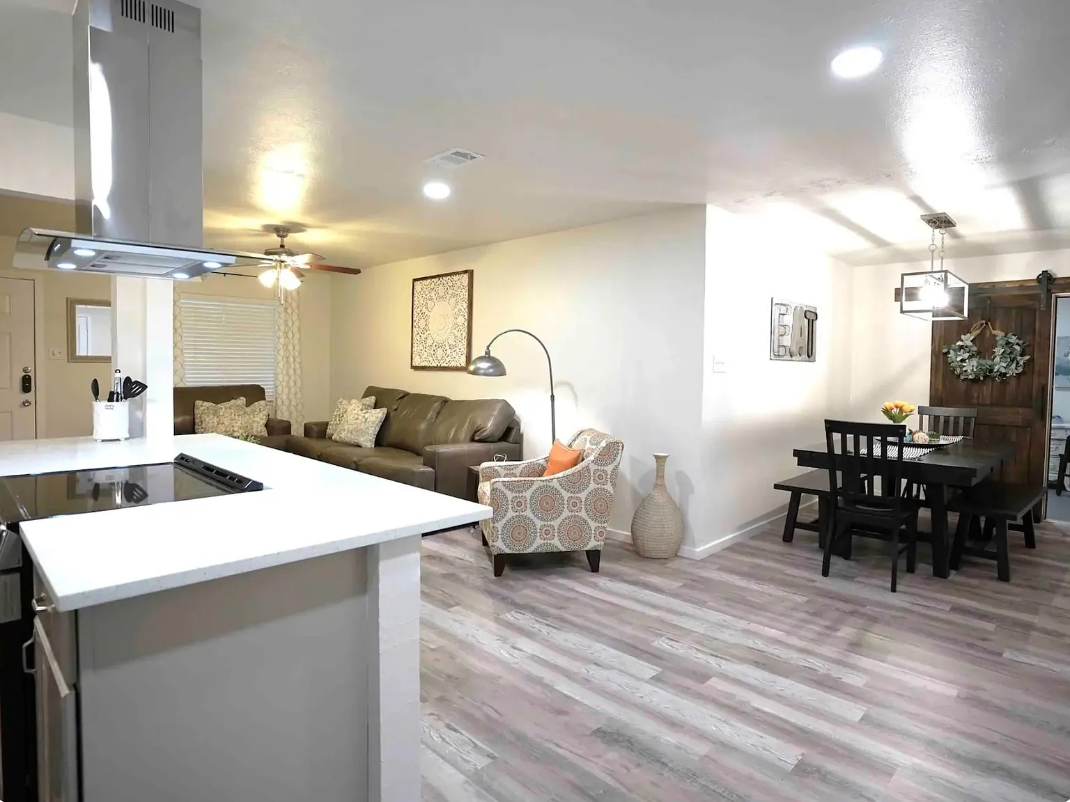 3 bed, 1546 sqft, $2,350 — Photo 2