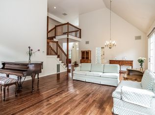 2 Westfield Rd, White Plains, NY 10605