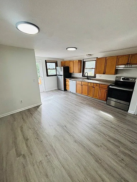 3 bed, 1.5 bath, 1200 sqft, $2,250 — Photo 2