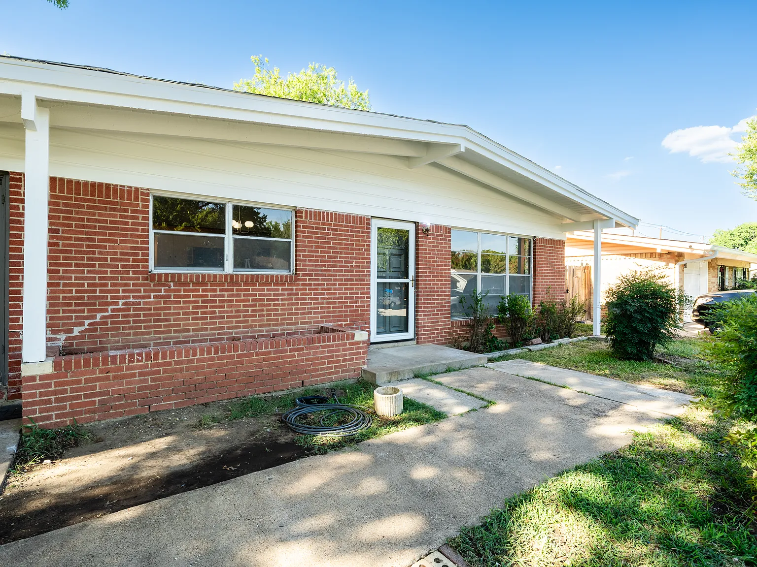 4 bed, 2126 sqft, $2,500 — Photo 3