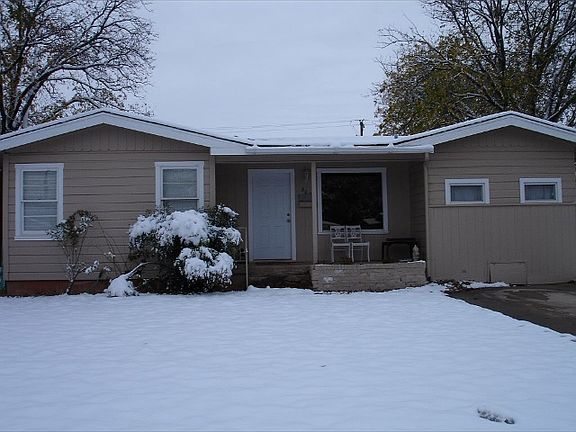 3rd image of 302 Westridge Dr