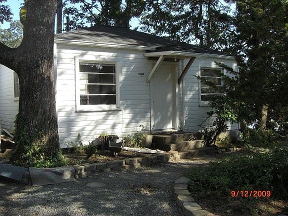 5th image of 9318 Veterans Dr SW APT 7