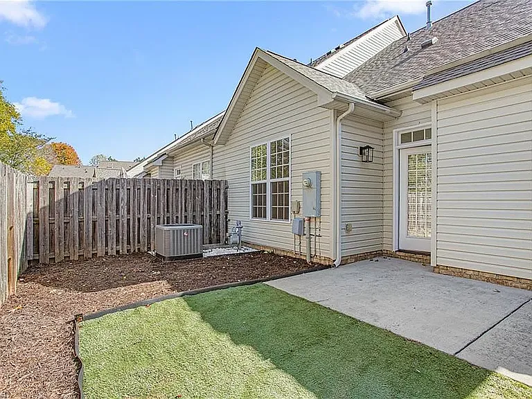 4138 Baylor St — Photo 25