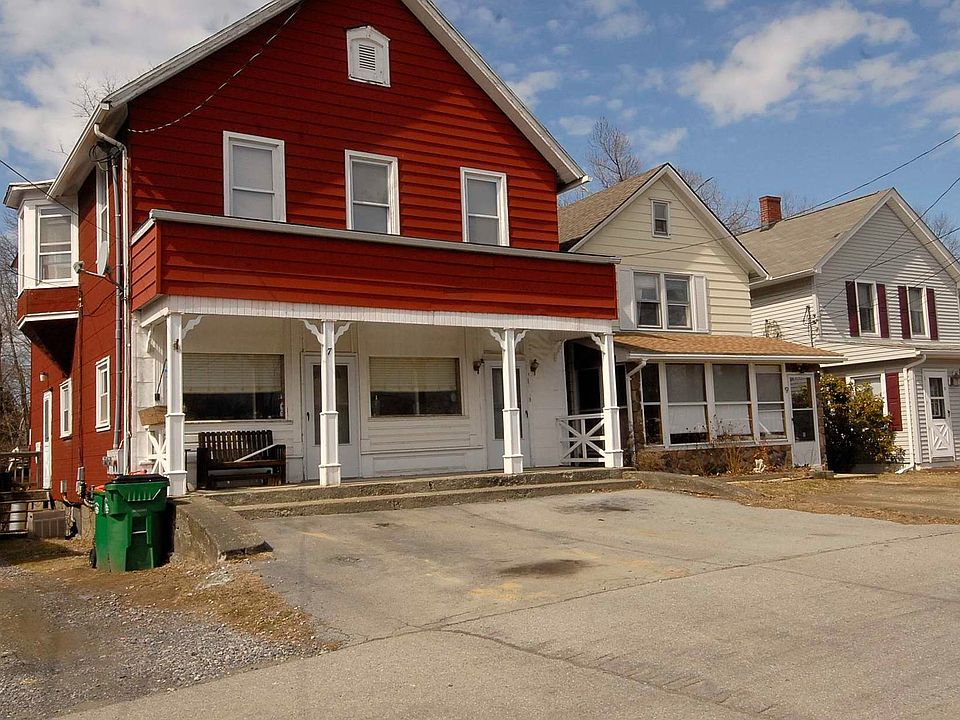 3 Bedroom Hardwood Floors Second Floor