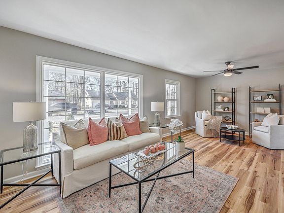 2nd image of 8004 Malden Ave