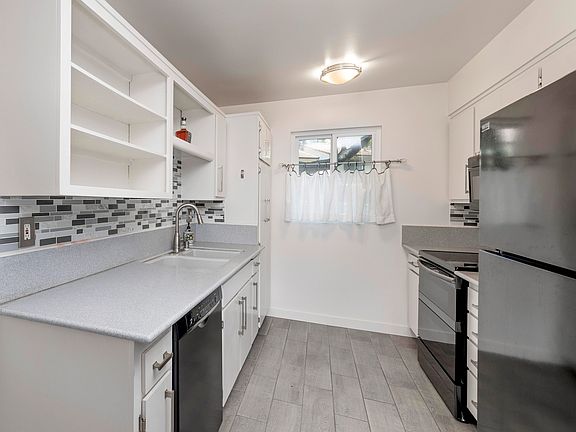 5th image of 1066 Miramonte Dr APT 3