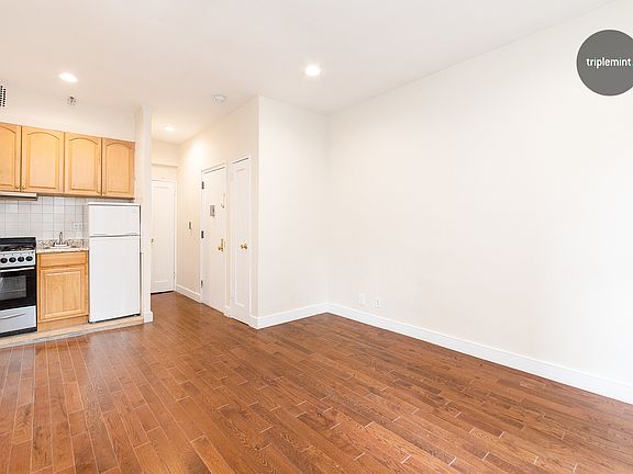 2nd image of 1598 3rd Ave APT 4C
