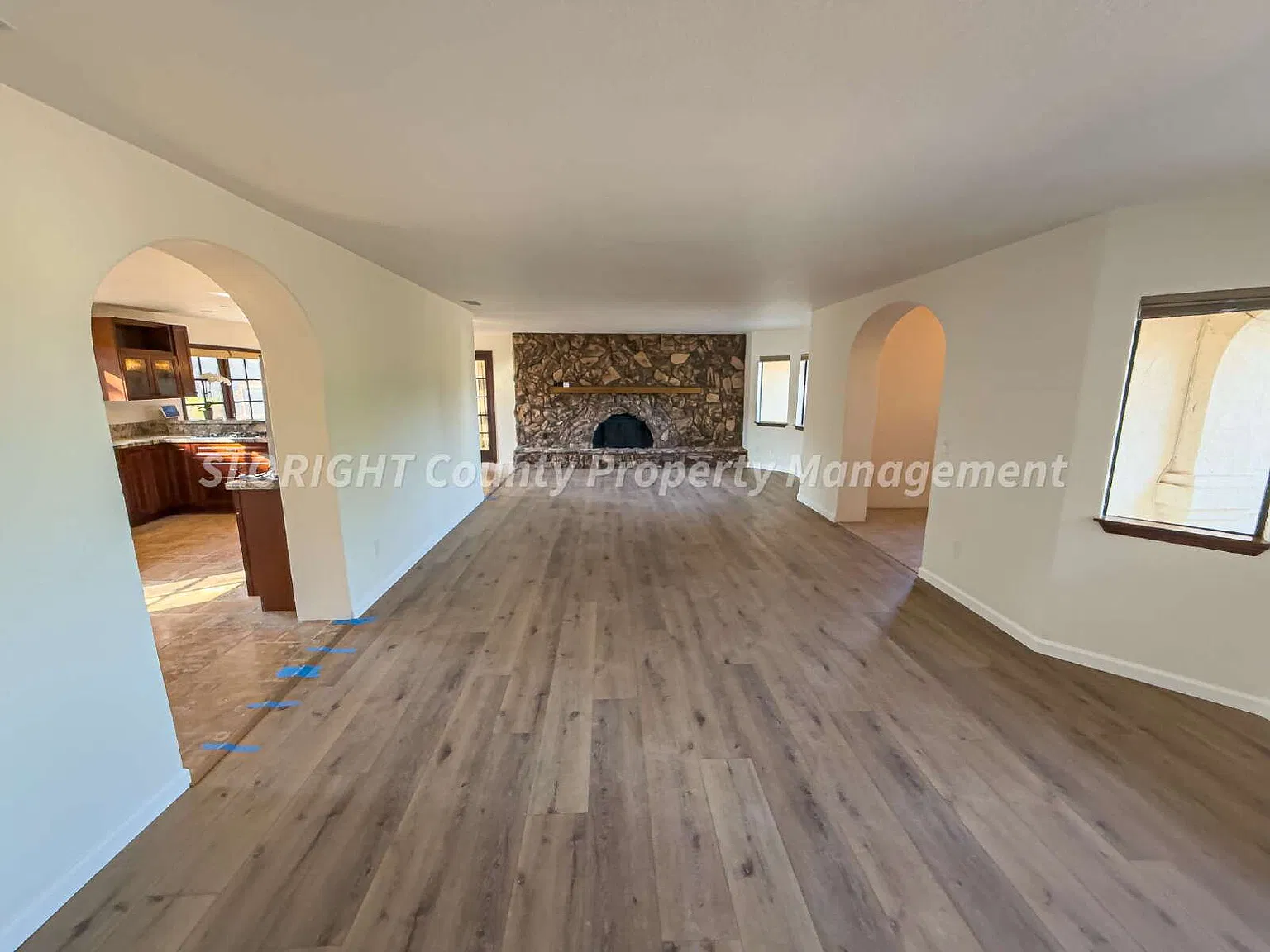 3 bed, 2.0 bath, 2016 sqft, $4,100 — Photo 4