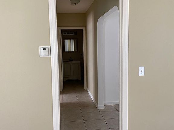 5th image of 856 N El Molino Ave #856