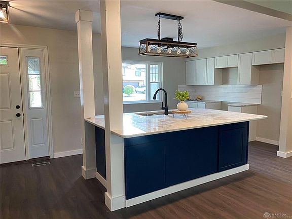 3rd image of 4715 Rushwood Cir