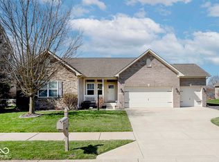 9716 N Mariners Crst, McCordsville, IN