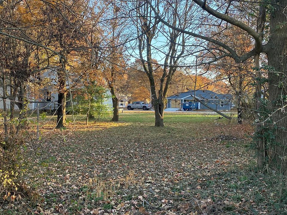 2nd image of 412 Maple Street