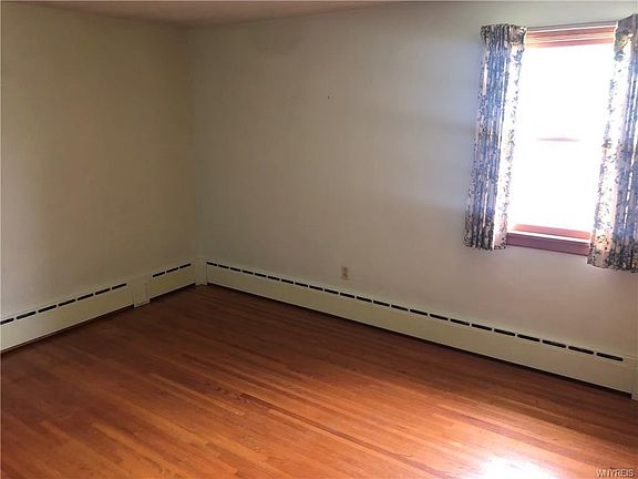 5th image of 2454 Forest Ave