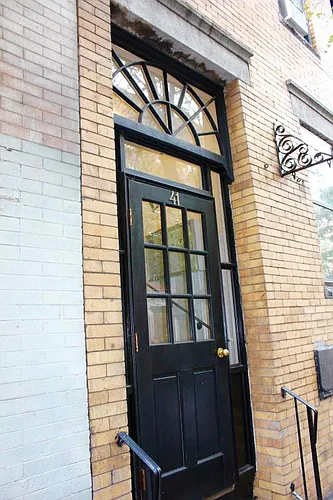 41 Anderson St Photo 1