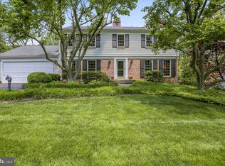 9521 Kentsdale Dr, Potomac, MD 20854