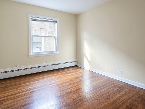 4th image of 2545 W Summerdale Ave APT 2W