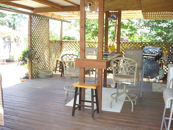 Back deck with breakfast bar