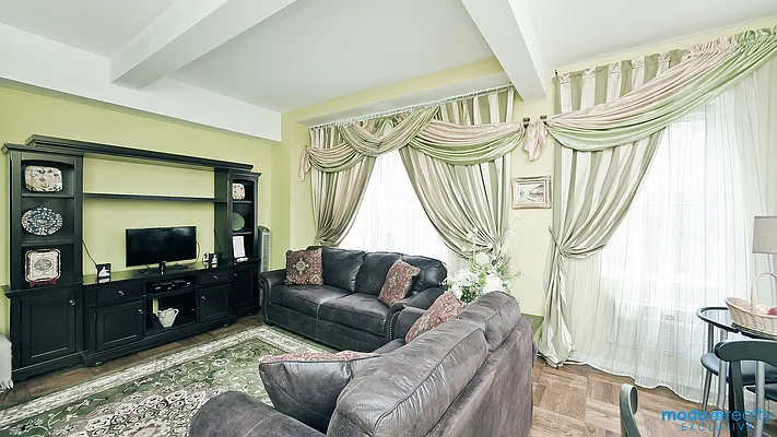 Sold by Moda Realty | media 1