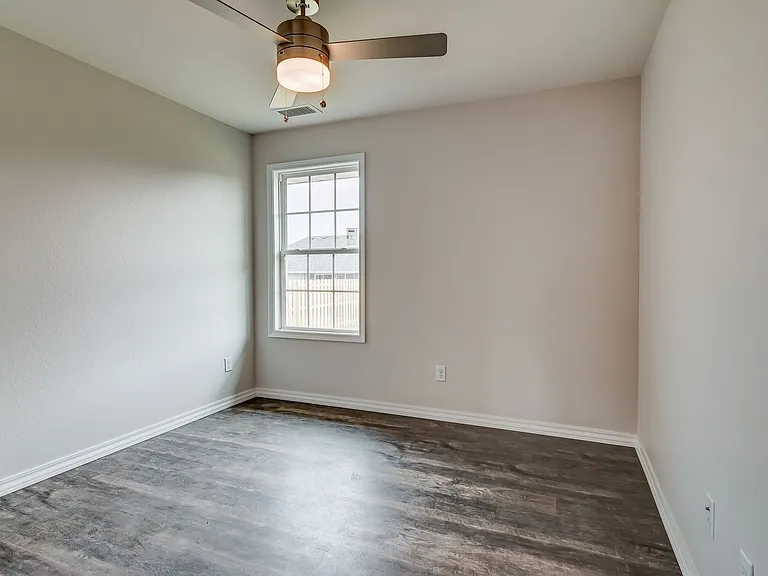 922 S Pindall Ln — Photo 23