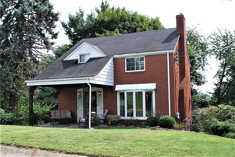 Great curb appeal!