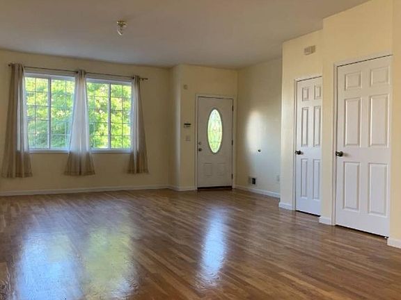 2nd image of 148 Dubois Ave