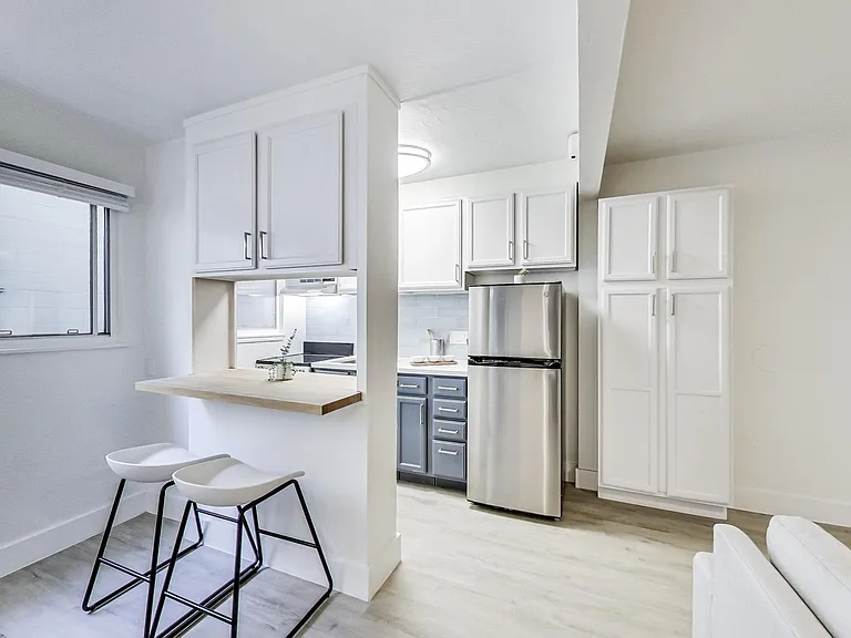 Palmcrest — Photo 15