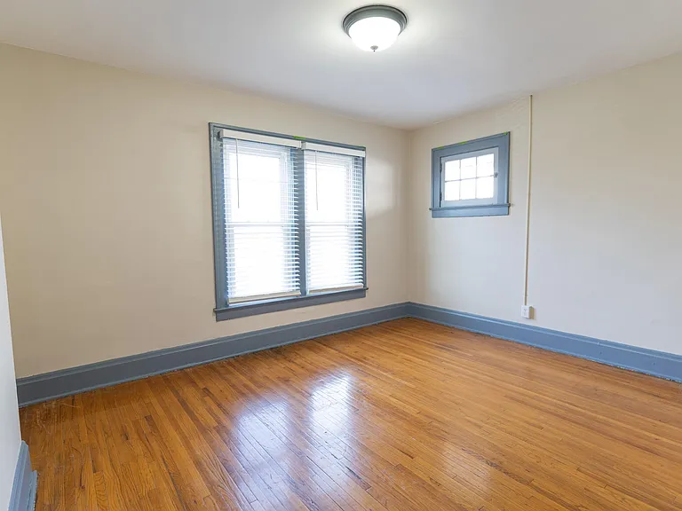 209 Clinton St — Photo 14