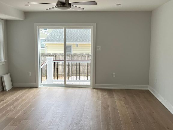 3rd image of 126 E 81st St E #Sea