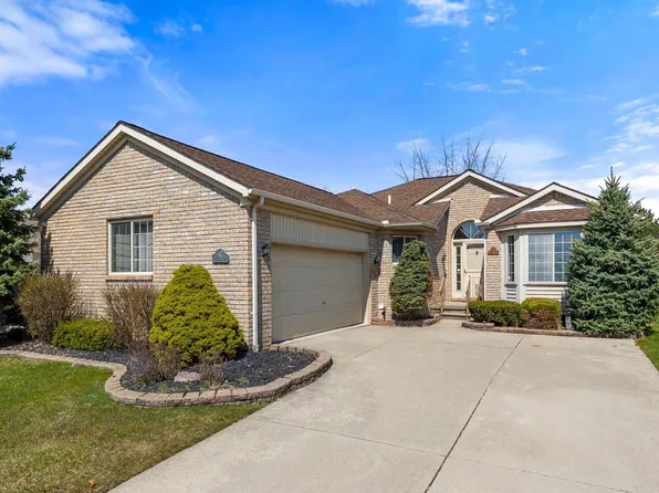 3617 New Boston Dr, Sterling Heights, MI 48314