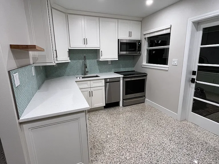 5919 Hollywood Blvd #B — Photo 25