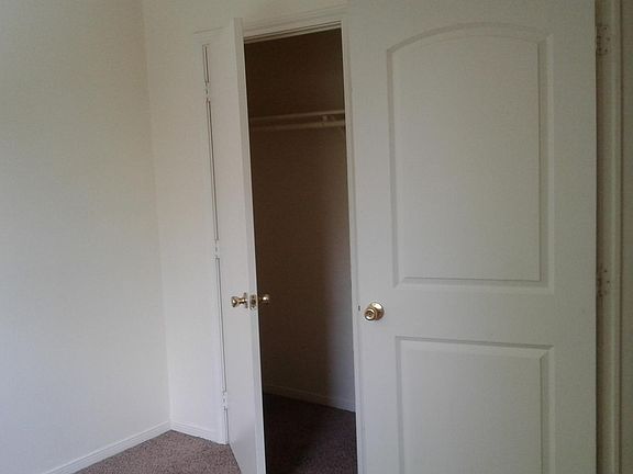 5th image of 4710 Black Stone St