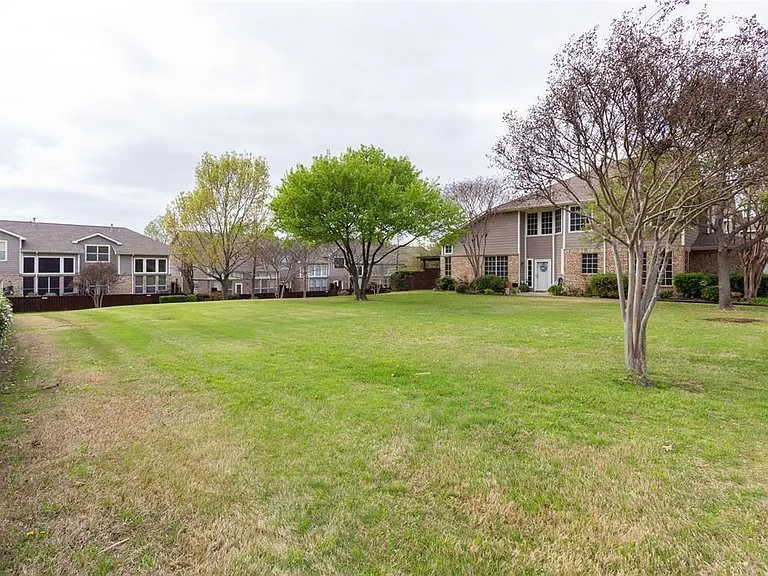 10008 Dryden Ln — Photo 22