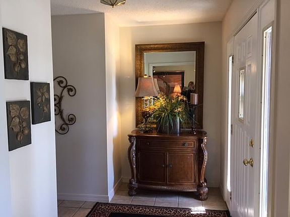 2nd image of 512 Mallard Ln