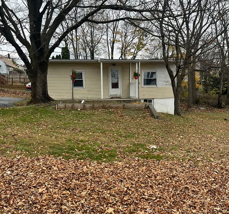1st image of 602 E Maple St