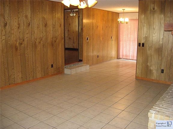 4th image of 132 Woods End