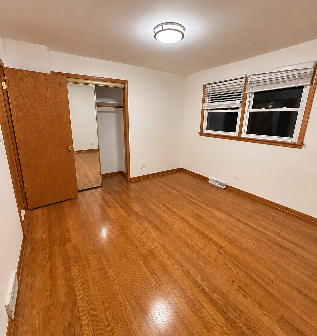 3 bed, 1.5 bath, 1250 sqft, $2,350 — Photo 4