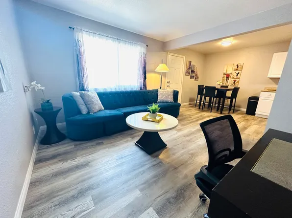 493 McKellar Cir APT 4, Las Vegas, NV 89119