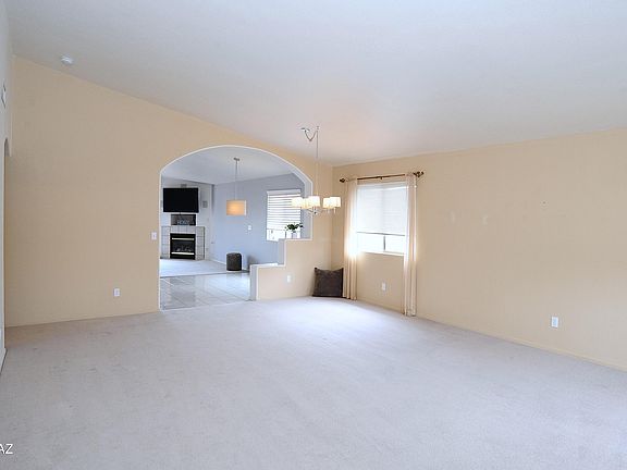 3rd image of 983 S Goldenweed Way
