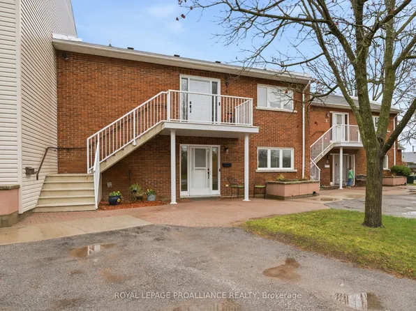 179 Herchimer Ave #3, Belleville, ON K8N 4G7